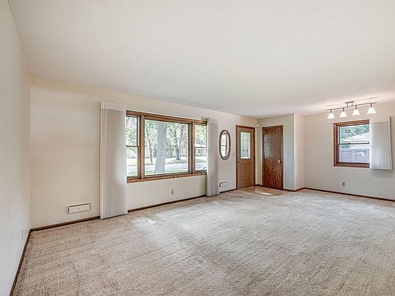 3rd image of 10800 Kell Ave S