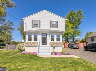 305 W Center Ave, Maple Shade, NJ 08052