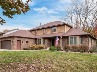 4050 Crestview Ln, Shoreview, MN 55126