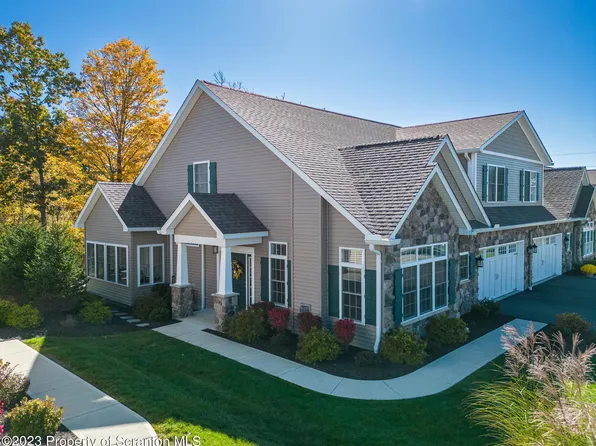 12 Avalon Dr, Clarks Summit, PA 18411