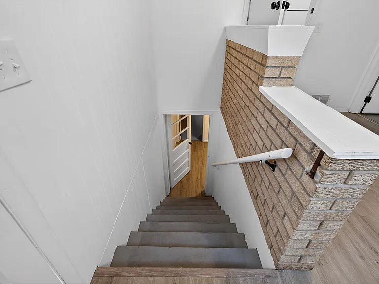 1553 Cove Ln — Photo 34
