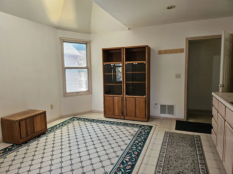 318 S 4th St #2R — Photo 2