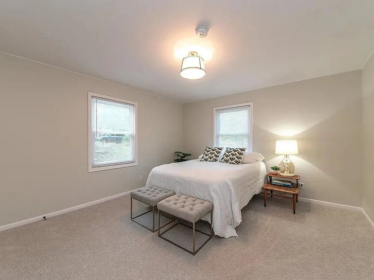 1647 Sylvan Ave SE — Photo 8
