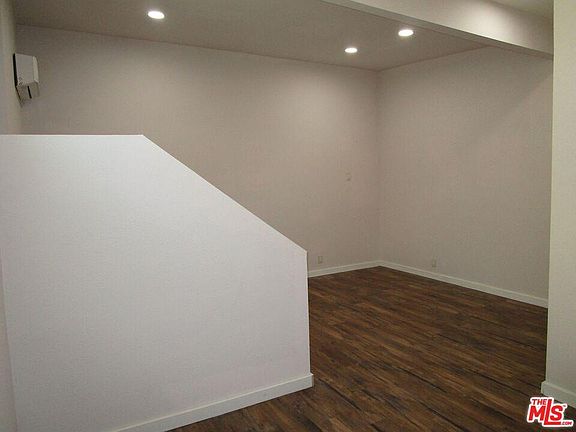 5th image of 3301 Malabar St