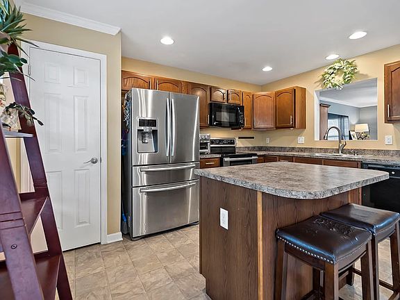 Kitchen Pic 2