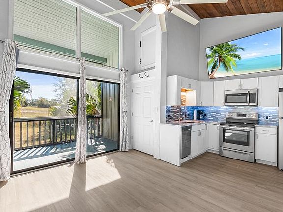 4th image of 2077 Corner Lake Dr