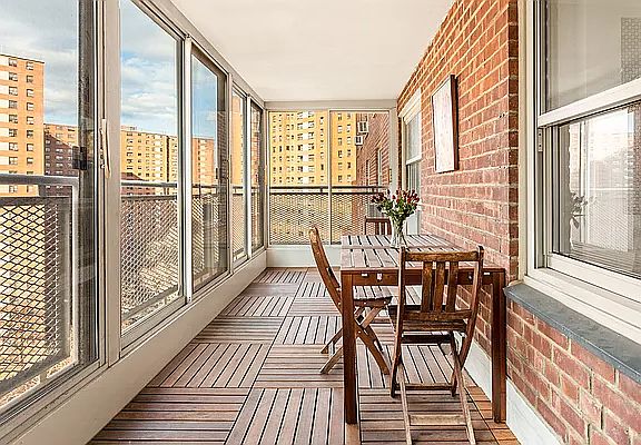 5th image of 70 La Salle St APT 12A