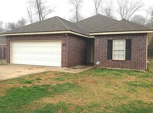1032 Isabella St, Sulphur, LA 70663