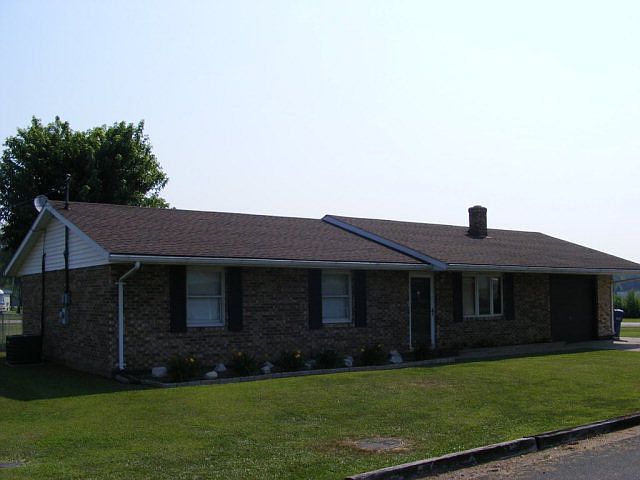 1st image of 104 Lafayette Ln