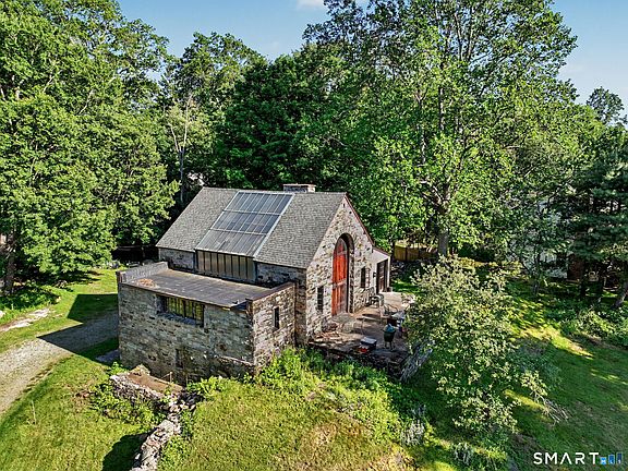 3rd image of 11 Hitchcock Road
