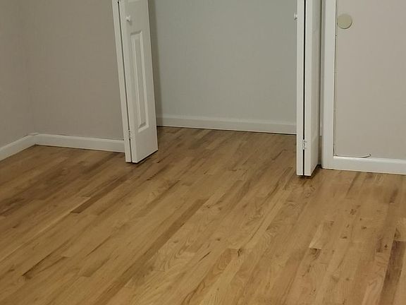 3rd image of 4705 Bronx Blvd