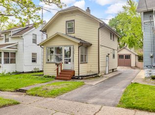 1319 Rhodes St, Jackson, MI 49202