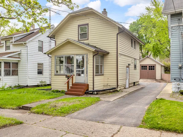 1319 Rhodes St, Jackson, MI 49202