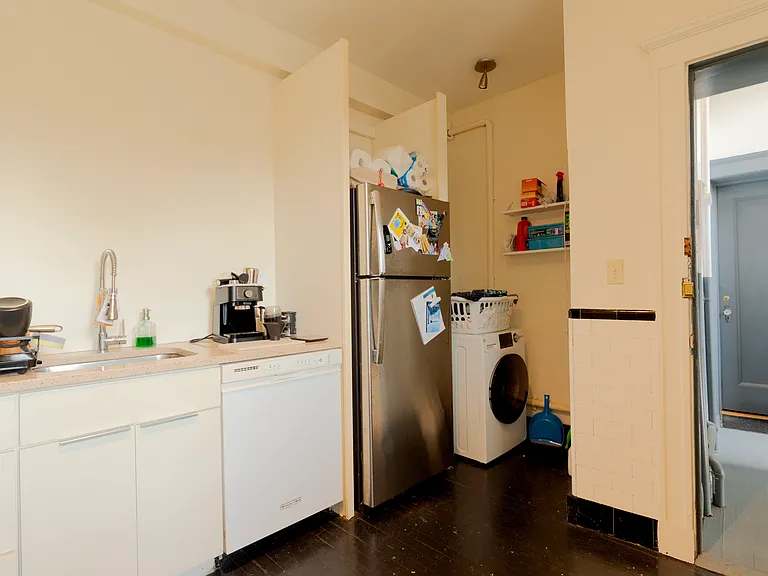 401 Washington St #4 — Photo 23