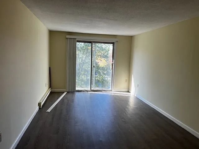 40 Dinan Drive Apartments — Photo 3
