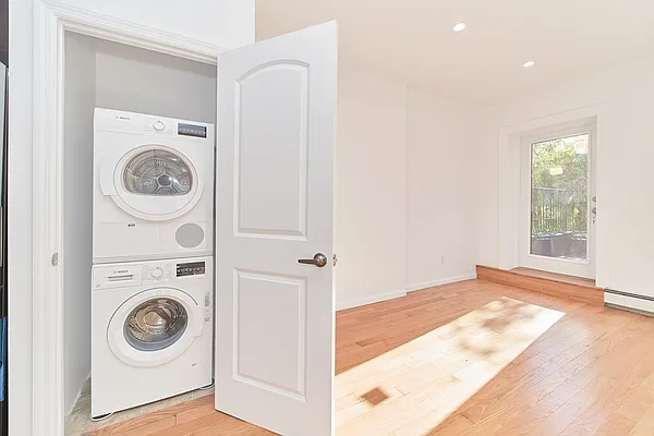 Rented by Compass | media 18