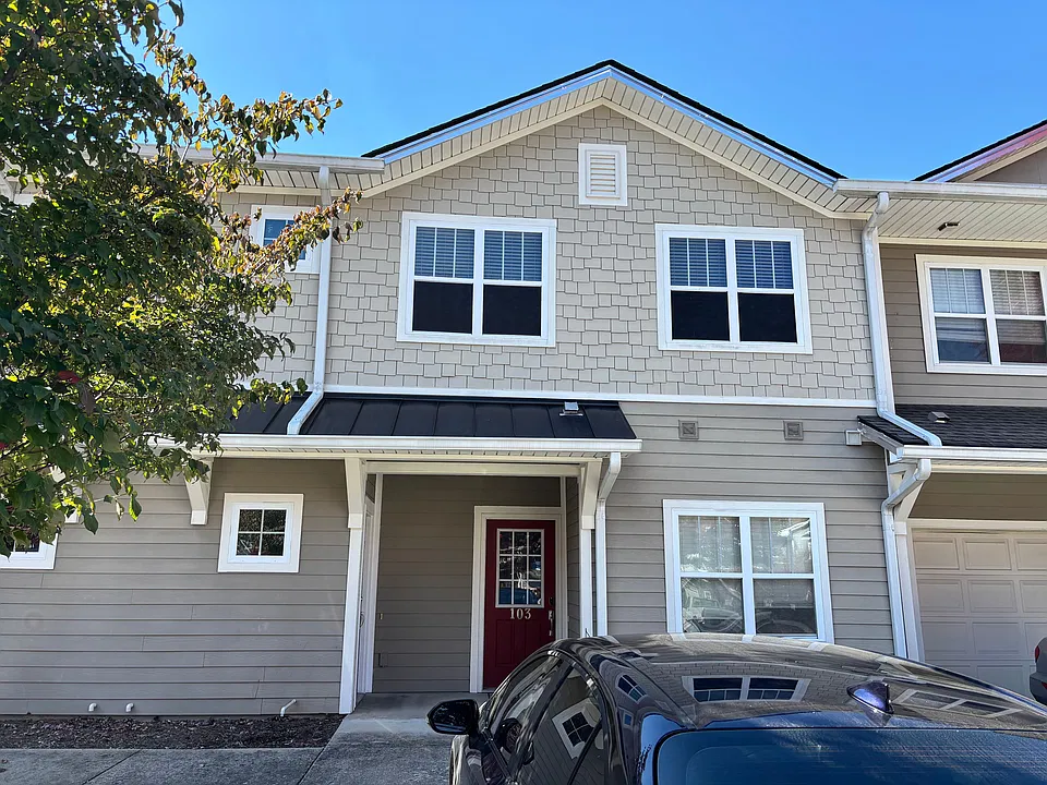 65 Foxden Dr #203
