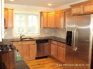 30 Sintsink Dr W #A, Port Washington, NY 11050
