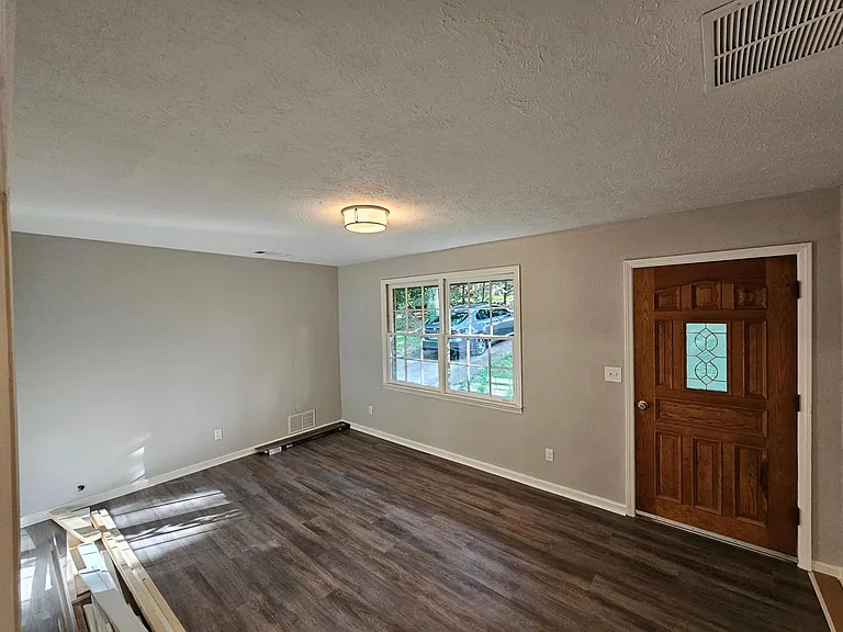 2944 Drew Valley St — Photo 10