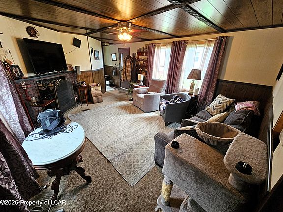 3rd image of 80 Meadow Dr