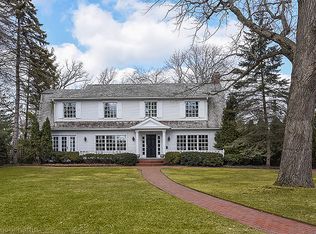 1057 Vine St, Winnetka, IL 60093