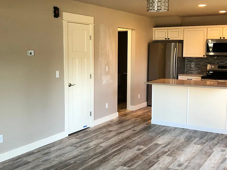 63162 NE Eastview Dr — Photo 6