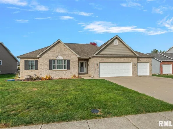 319 Huntington Dr, Chatham, IL 62629