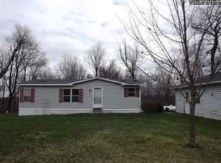 6083 Green Ridge Rd SE, New Philadelphia, OH 44663