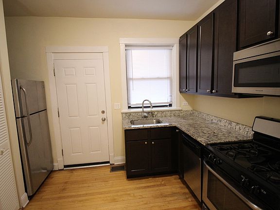 5th image of 2406 W Winnemac Ave #1