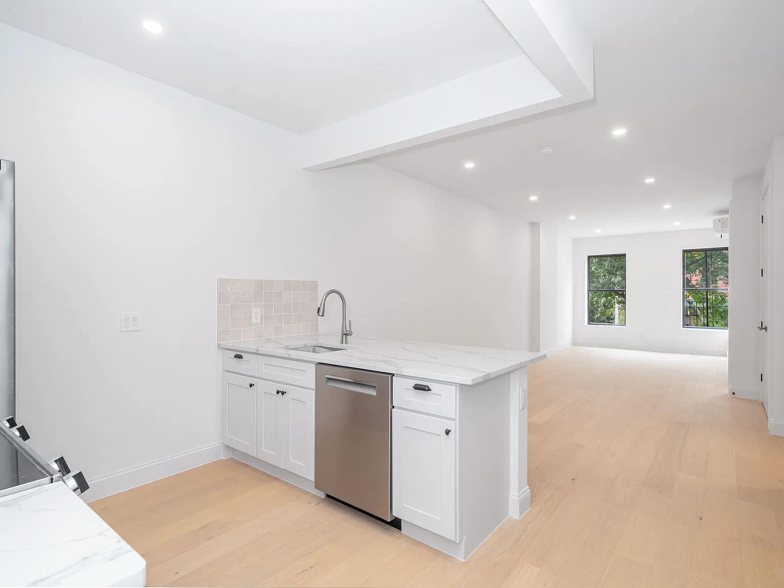 211 Court St — Photo 3