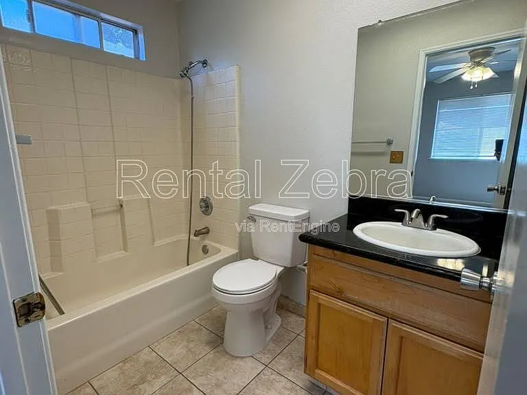 2862 La Cresenta Ave — Photo 8