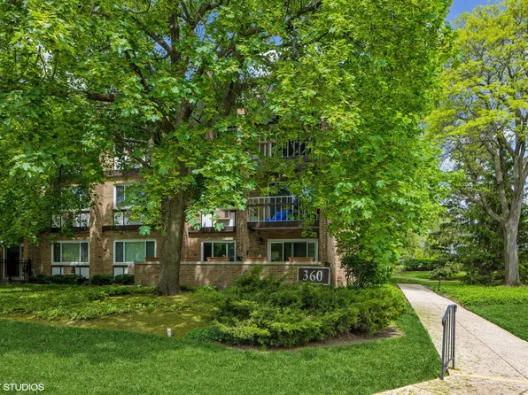 360 Claymoor APT 3C, Hinsdale, IL 60521
