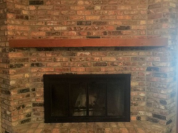 4th image of 1315 Verna Dr
