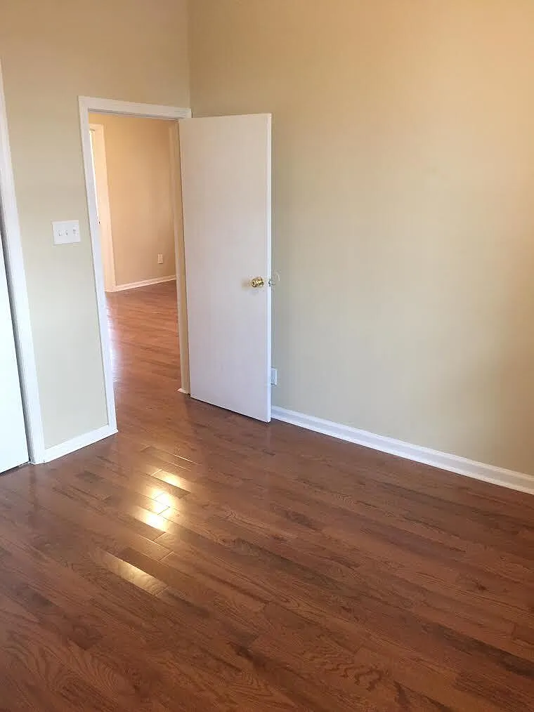 1120 Cedar - First... — Photo 3