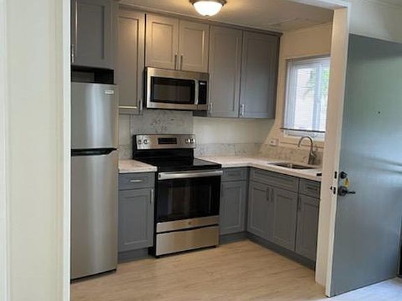 2nd image of 1839 Kaioo Dr APT 8