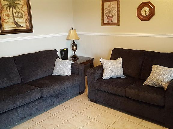 4th image of 210 Aberina St #C-1