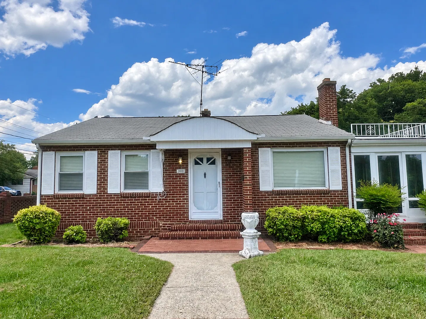 Two bedroom, 1 bath house in Graham — Photo 1