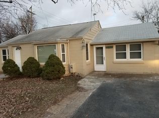 26560 Taft Rd, Novi, MI 48375