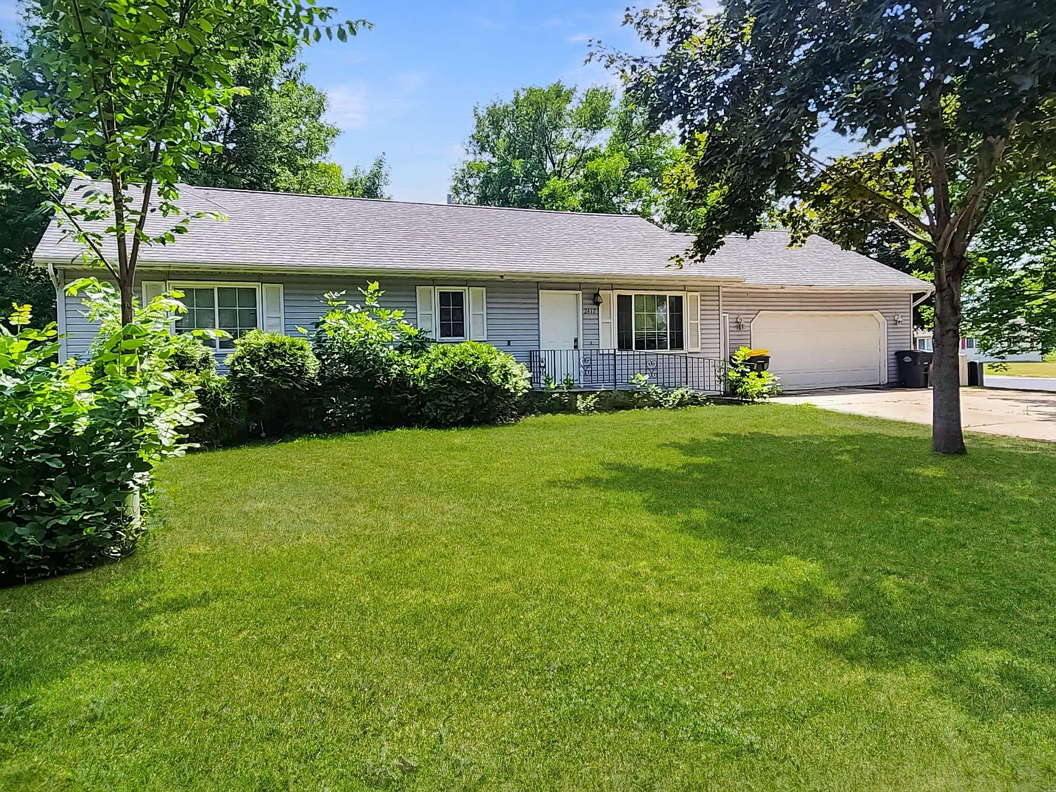 2417 21st Ave SW, Willmar, MN 56201 Zillow