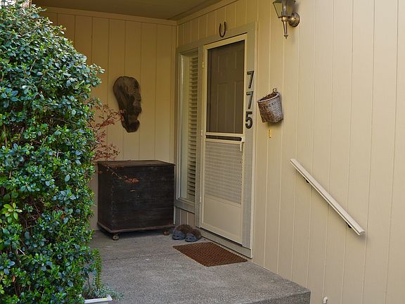 2nd image of 775 Crocus Dr