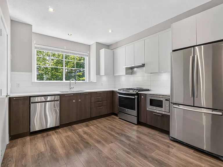 5048 Savile Row #D270 — Photo 8