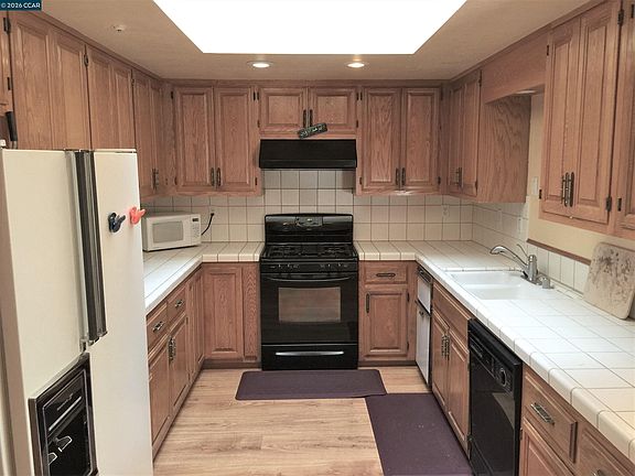 4th image of 117 Merion Ter