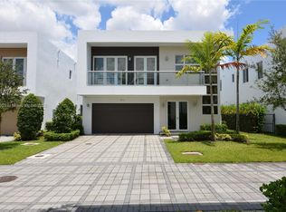 9711 NW 75th Ter, Doral, FL 33178