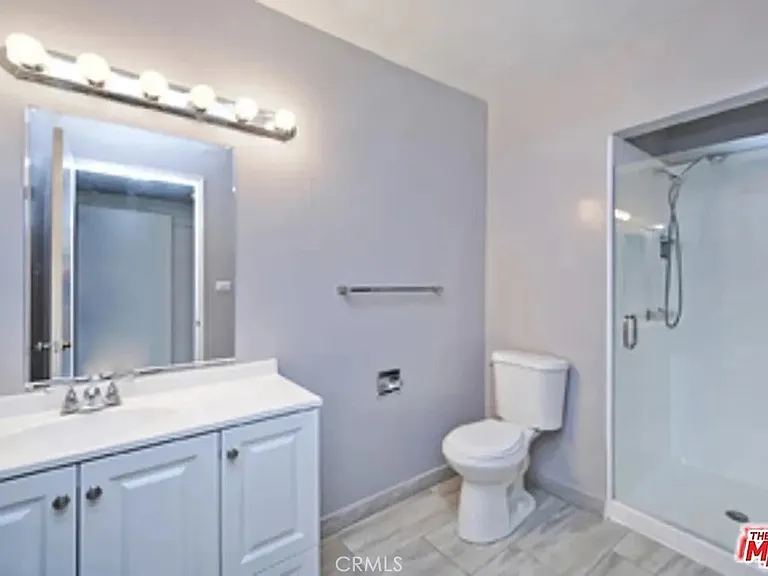 837 S Windsor Blvd #7 — Photo 12