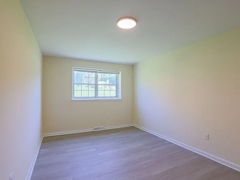 6502 McClean Blvd — Photo 8