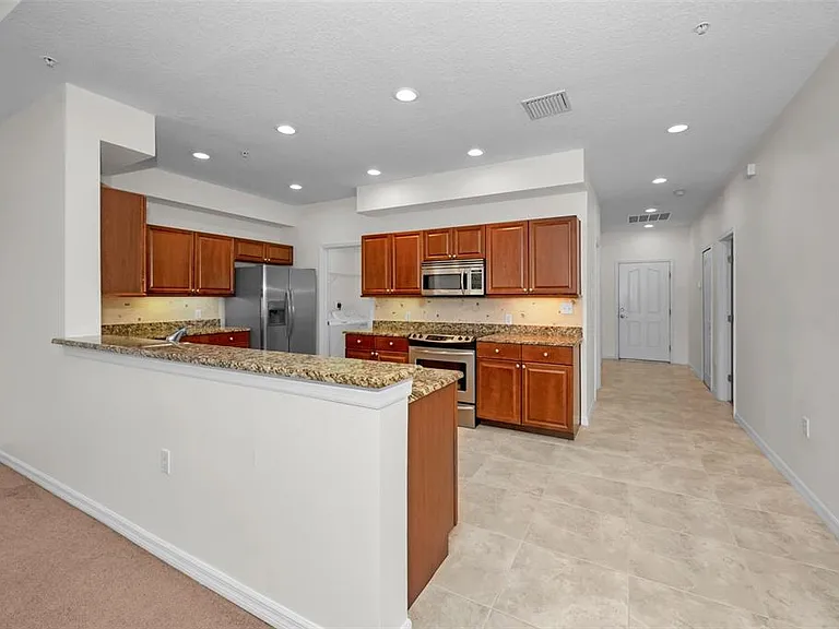 606 Wells Ct #202 — Photo 26
