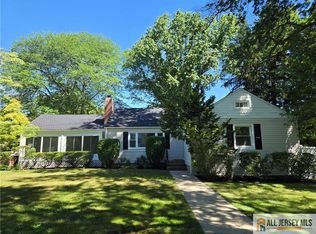 2 Farmingdale Rd, East Brunswick, NJ 08816