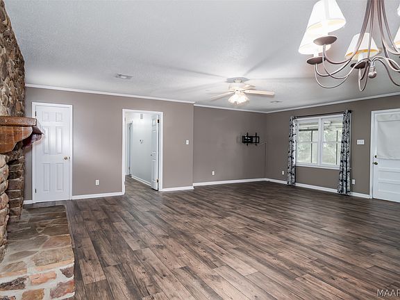 4th image of 5245 Millwood Rd