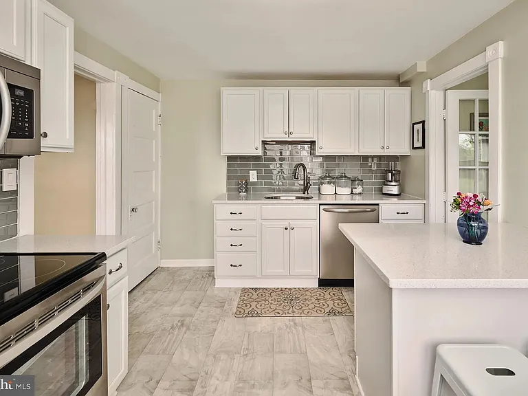 339 S Lincoln Ave — Photo 13