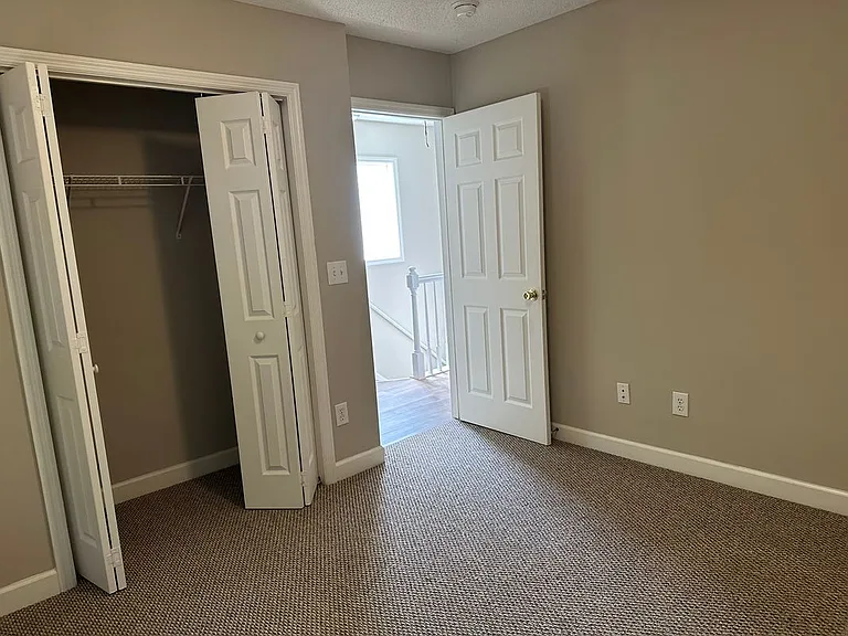 111B Laura Ln — Photo 15